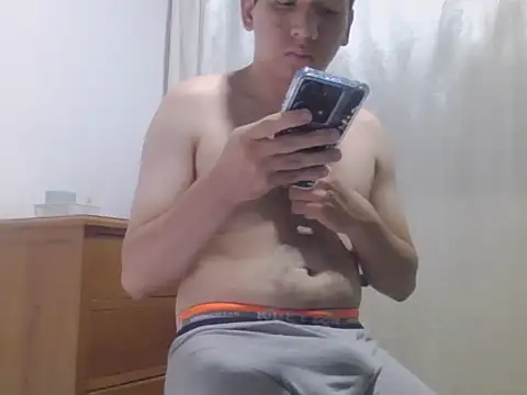 Snapshot of xxx-yz chatting on October 11, 2:37 am xxx-yz online show from October 11, 2:37 am