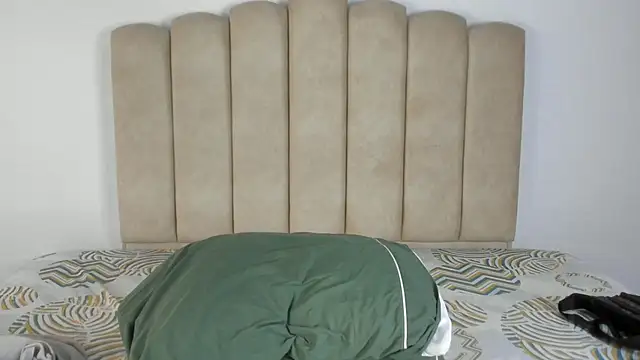 aroncooper1 online show from October 9, 1:49 pm