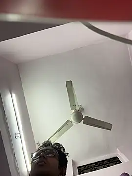 slaveboi9876 online show from December 15, 4:31 am