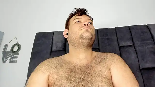 big bearr online show from April 4, 8:50 pm