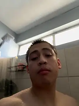 Snapshot of ohleafpix chatting on October 20, 10:13 pm ohleafpix online show from October 20, 10:13 pm