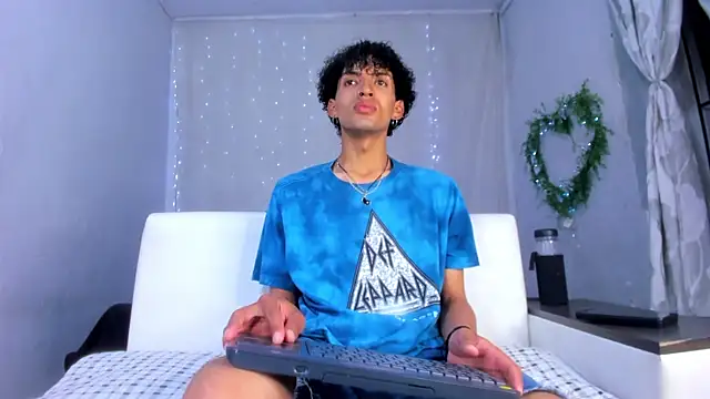 Snapshot of josesweet_ chatting on October 24, 11:06 pm josesweet  online show from October 24, 11:06 pm