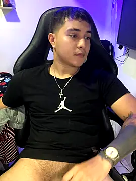 Snapshot of loki32men chatting on October 8, 4:50 am loki32men online show from October 8, 4:50 am