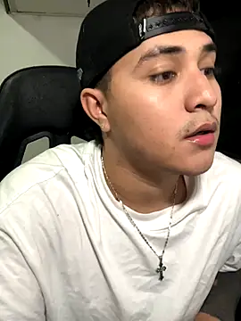 Snapshot of loki32men chatting on October 14, 3:13 am loki32men online show from October 14, 3:13 am