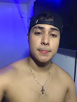 Snapshot of loki32men chatting on September 26, 4:10 am loki32men online show from September 26, 4:10 am