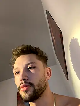 Snapshot of babykriss chatting on October 8, 3:49 pm babykriss online show from October 8, 3:49 pm