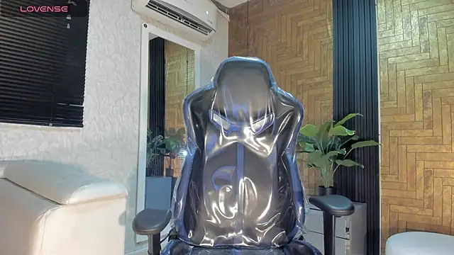 Snapshot of george_lance chatting on September 30, 3:23 am george lance online show from September 30, 3:23 am