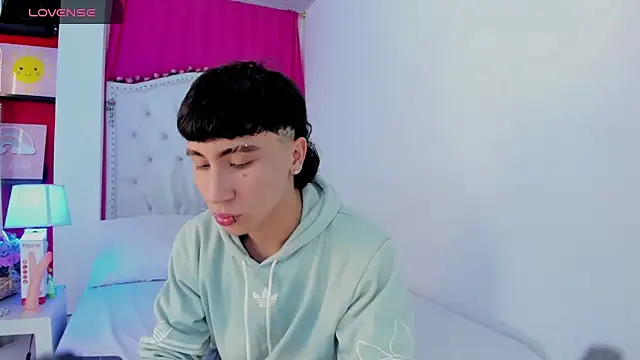 XaanderGrey online show from November 30, 8:00 pm