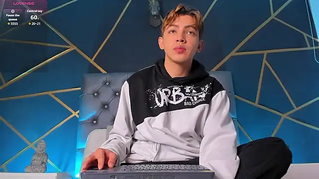 Lian Miller1  online show from February 24, 12:39 pm