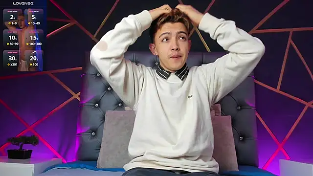 Lian Miller1  online show from November 17, 12:19 pm