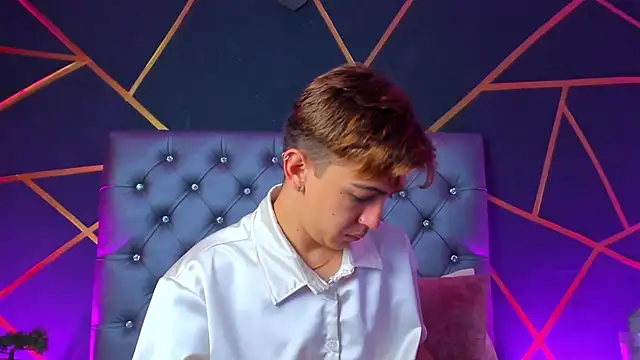 Lian Miller1  online show from November 4, 12:28 pm