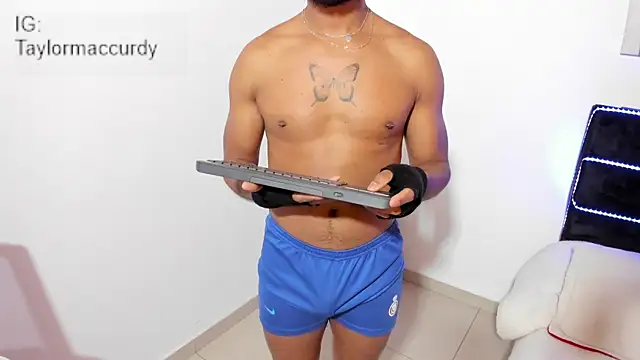 Taylormaccurdy  online show from January 6, 5:28 pm