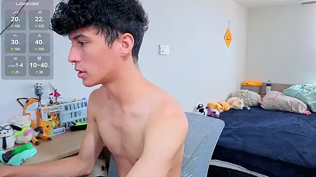 TwoBoys4Cum online show from December 1, 4:32 pm