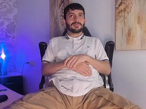 VynnyBlacke  online show from February 20, 6:10 am