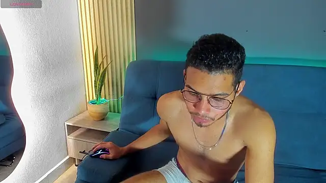 Jaybrown  1 online show from December 15, 8:28 pm