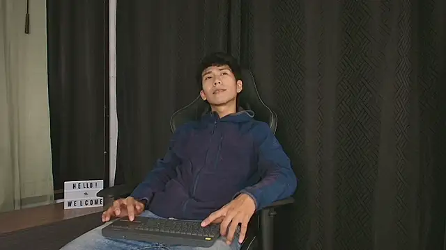 Mike Duff online show from November 9, 3:43 am