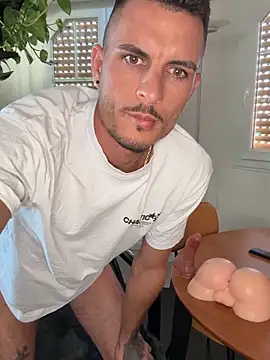 Snapshot of WildFlame2525 chatting on October 10, 1:05 pm WildFlame2525 online show from October 10, 1:05 pm