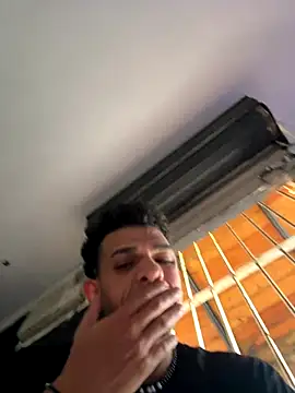 Valentino-elTuyo online show from November 14, 9:38 pm