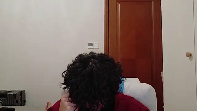 Snapshot of hangzi-0011 chatting on October 10, 11:37 am hangzi-0011 online show from October 10, 11:37 am