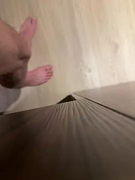 heet1998 online show from February 15, 3:57 am