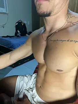 Snapshot of EntregadorDePau chatting on October 21, 3:31 am EntregadorDePau online show from October 21, 3:31 am