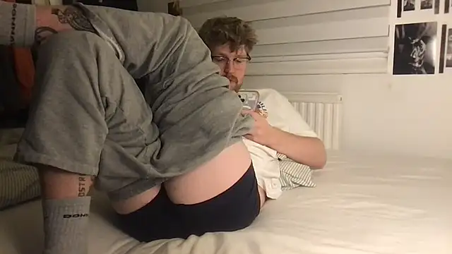 Snapshot of Angus80085 chatting on October 28, 8:55 pm Angus80085 online show from October 28, 8:55 pm