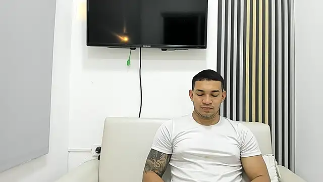 Snapshot of venedic_bull chatting on October 22, 10:13 pm venedic bull online show from October 22, 10:13 pm