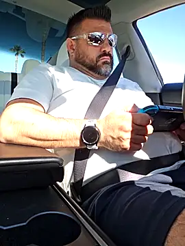 Roddog18 online show from February 4, 7:31 pm