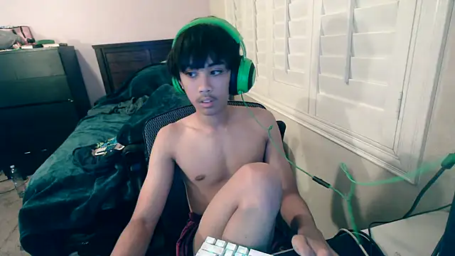 youngasianboy2007 online show from October 17, 3:21 am