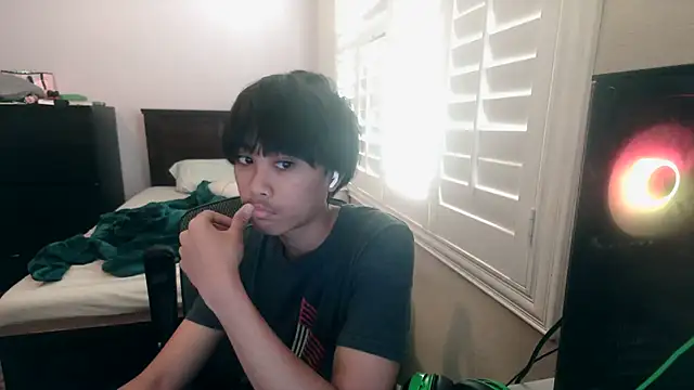 youngasianboy2007 online show from October 20, 10:13 pm