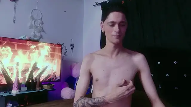 Tyler cat online show from November 12, 2:01 pm