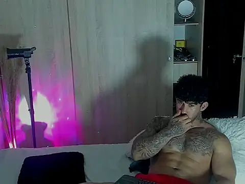 Dammianmiller online show from July 28, 3:47 am