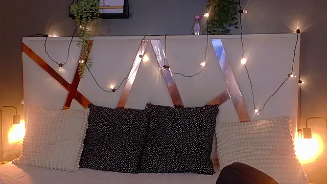 LiamThunder05  online show from December 5, 8:16 pm