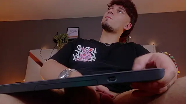 LiamThunder05  online show from December 3, 8:04 pm