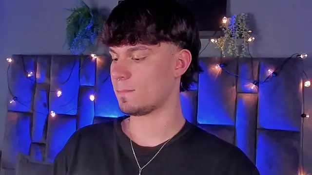 LiamThunder05  online show from December 17, 8:04 pm