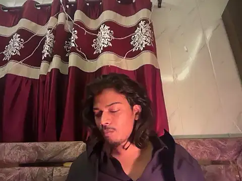 Ujjwallkumar0069 online show from December 2, 8:23 pm