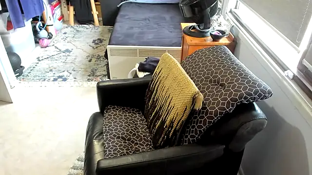 Snapshot of CassiusJohnson chatting on October 9, 1:43 am CassiusJohnson online show from October 9, 1:43 am