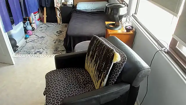 Snapshot of CassiusJohnson chatting on October 23, 4:05 am CassiusJohnson online show from October 23, 4:05 am