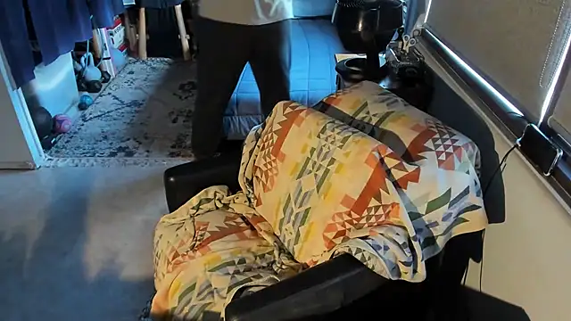 Snapshot of CassiusJohnson chatting on October 24, 4:14 am CassiusJohnson online show from October 24, 4:14 am