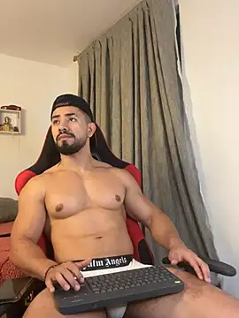 Ezzio Scolaro online show from February 25, 1:17 am