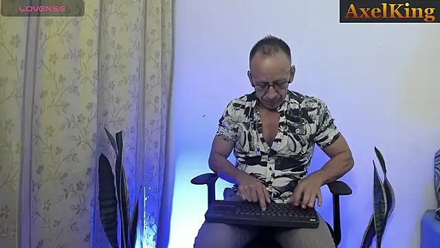 axelking  online show from July 16, 12:01 pm