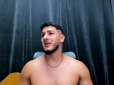 jasonshaw25 online show from December 18, 6:04 pm