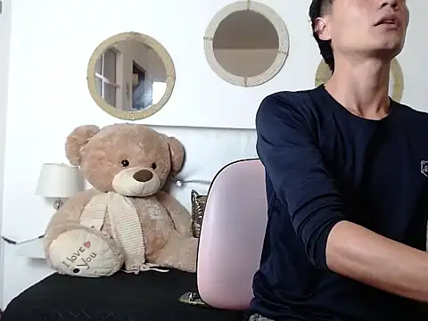 Snapshot of alex_russo__ chatting on October 9, 3:44 am alex russo   online show from October 9, 3:44 am