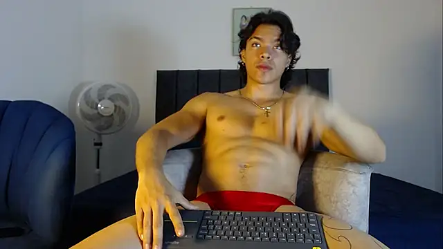 angel kyrozz online show from February 1, 3:27 am