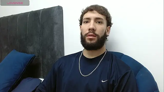 angel kyrozz online show from December 19, 1:13 am