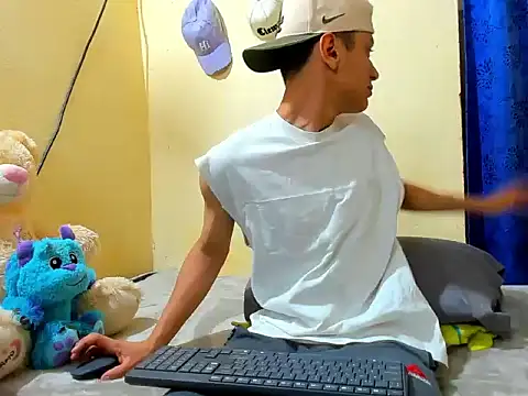 dylan navas online show from November 2, 9:19 pm