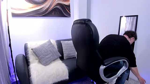 Leoo Miller online show from December 14, 4:19 am