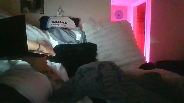 Snapshot of nvthvn555 chatting on October 18, 11:04 am nvthvn555 online show from October 18, 11:04 am