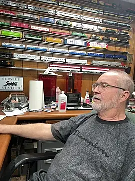 Jcaspen online show from April 17, 2:31 pm