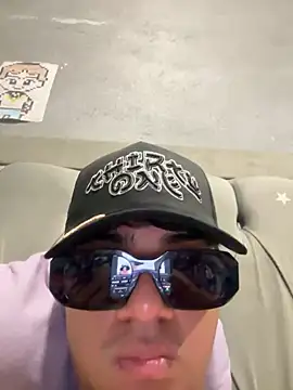 lain213 online show from October 9, 5:12 am